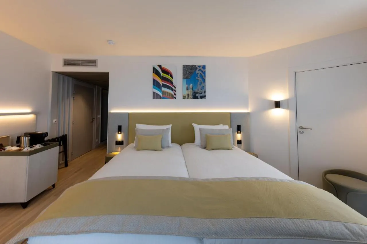 Crowne Plaza - Marseille Le Dome Hotel 4*,
